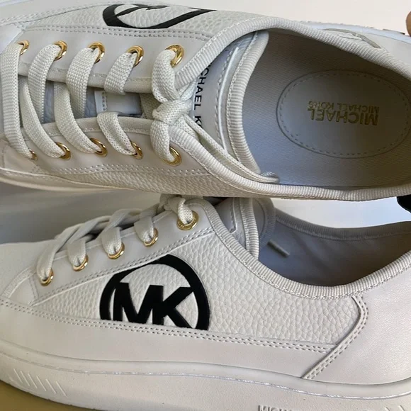 MICHAEL KORS SHEA LACE UP
FAUX LEATHER
49R4SHFS1L
Fashion Sneakers - Picture 14 of 16